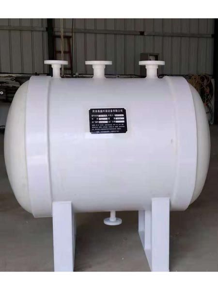 聚丙烯儲(chǔ)罐(臥式）